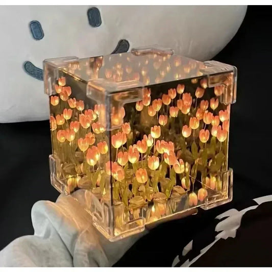 Tulip Mirror Cube Lamp
